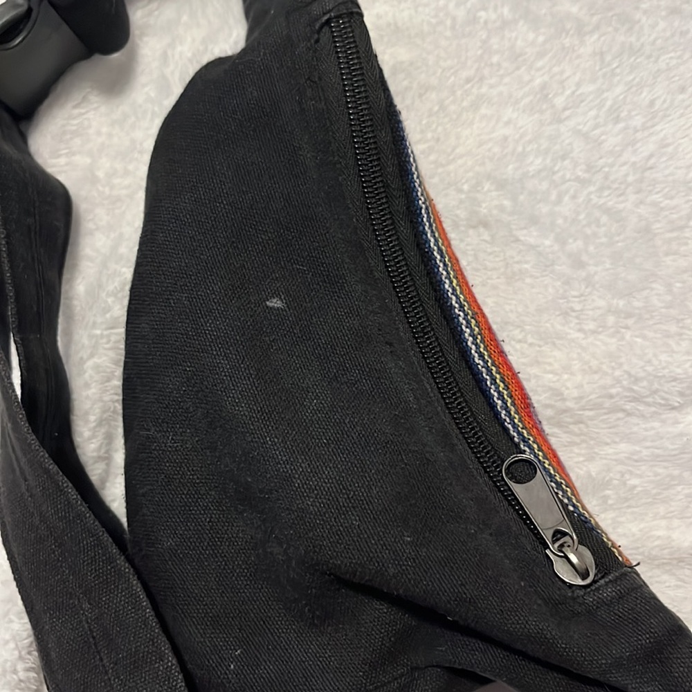 Tribal knit Fanny pack - Picture 3 of 3